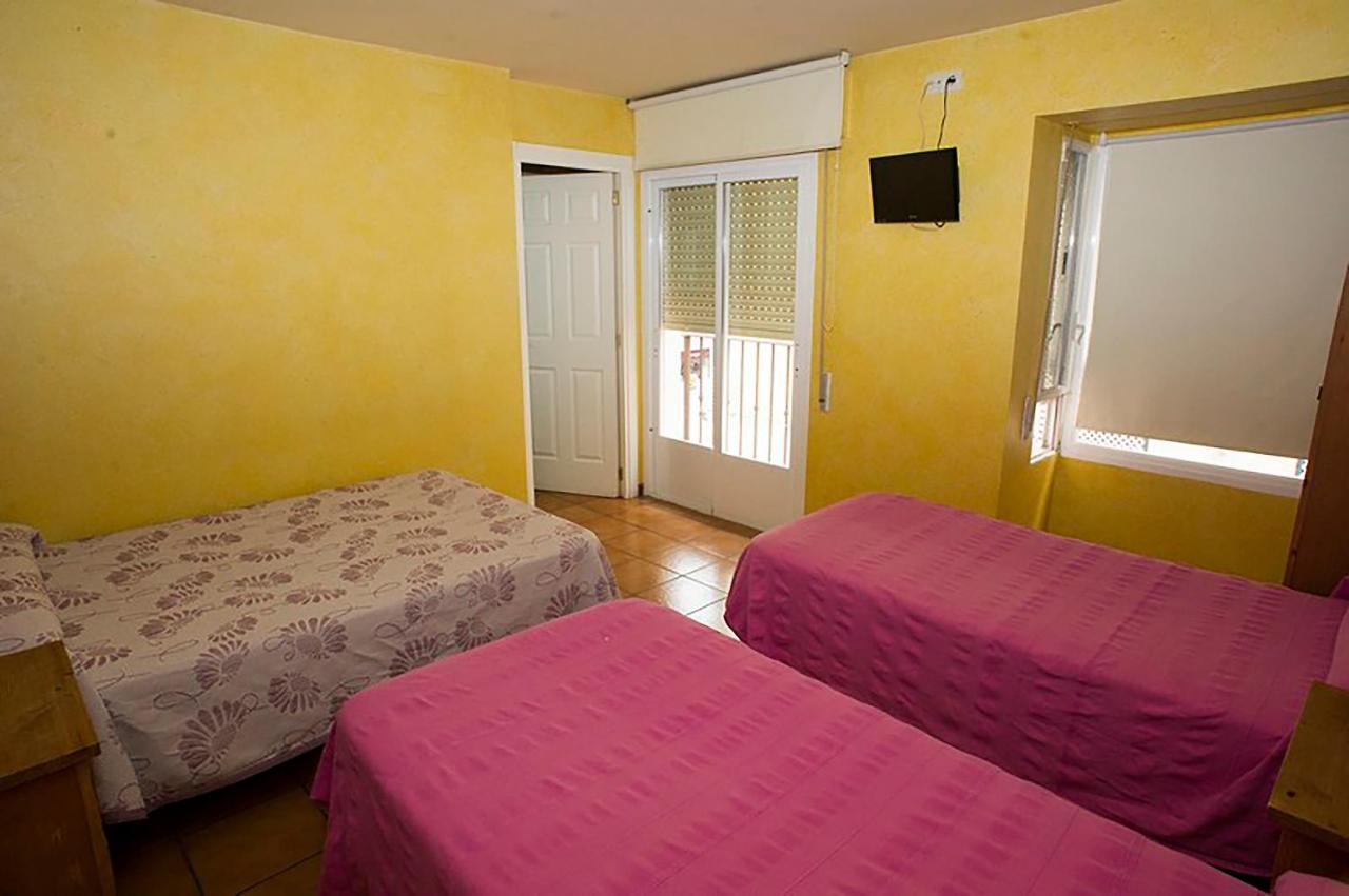 Hostal Velarde Talavera de la Reina Exterior photo