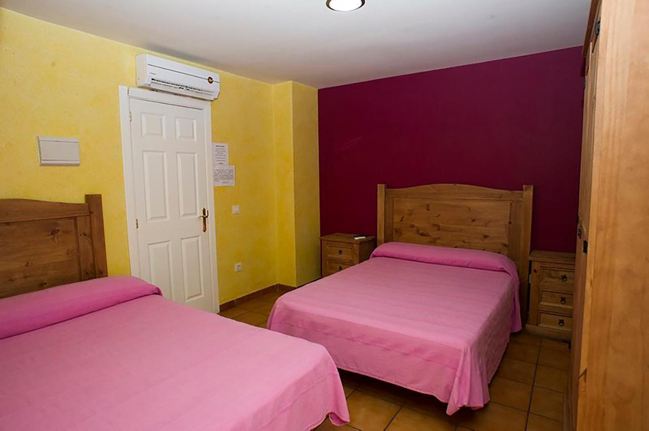 Hostal Velarde Talavera de la Reina Exterior photo